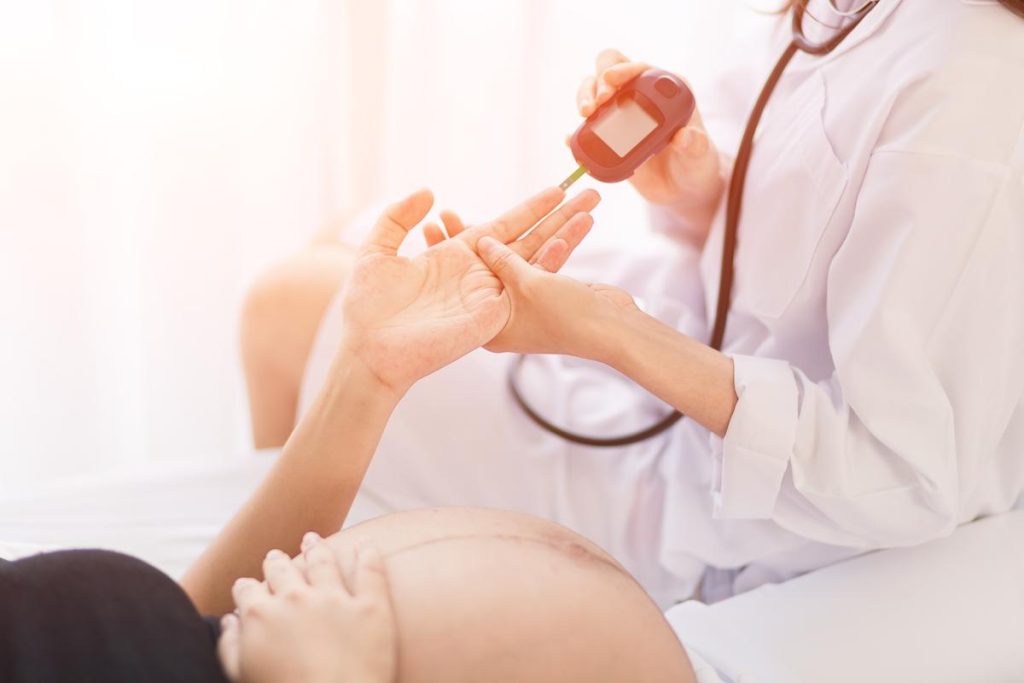 Phụ nữ bị tiểu đường thai kỳ nên thận trọng khi sử dụng yến sào