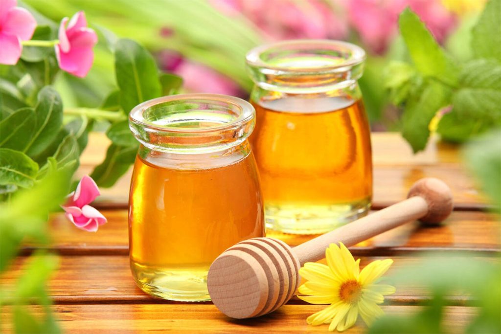 Lựa chọn mật ong chất lượng cho món yến chưng thơm ngon bổ dưỡng